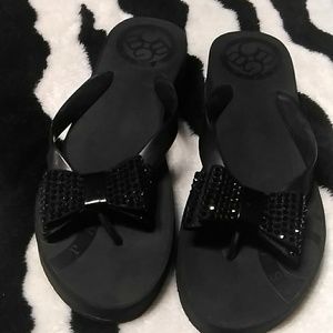 Bow sandals